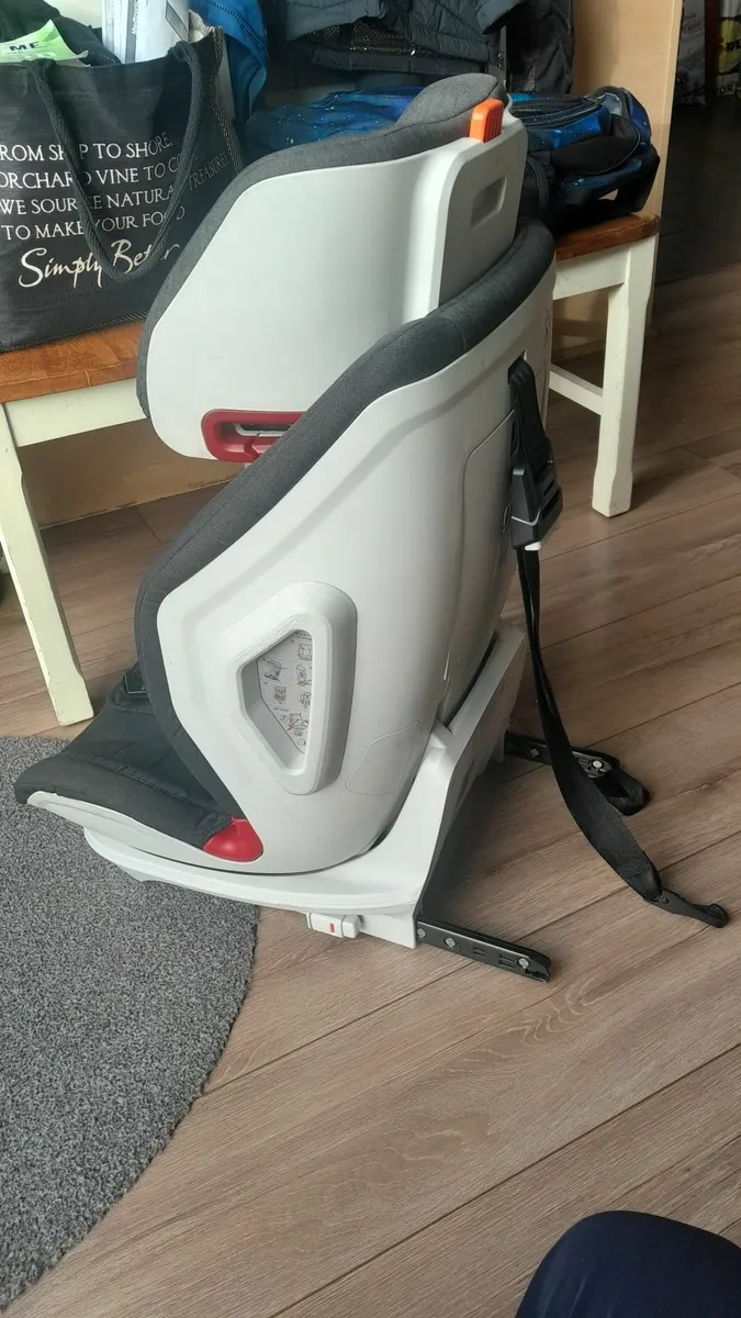 Child car seat - Image 2