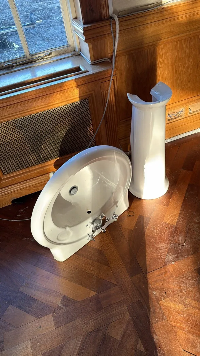 Sinks and toilet - Image 2