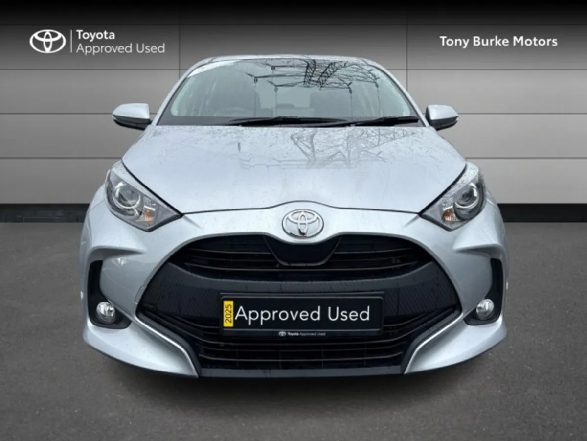Toyota Yaris - Save EUR 5,155 - Luna - 1.5 Hybrid - Image 4