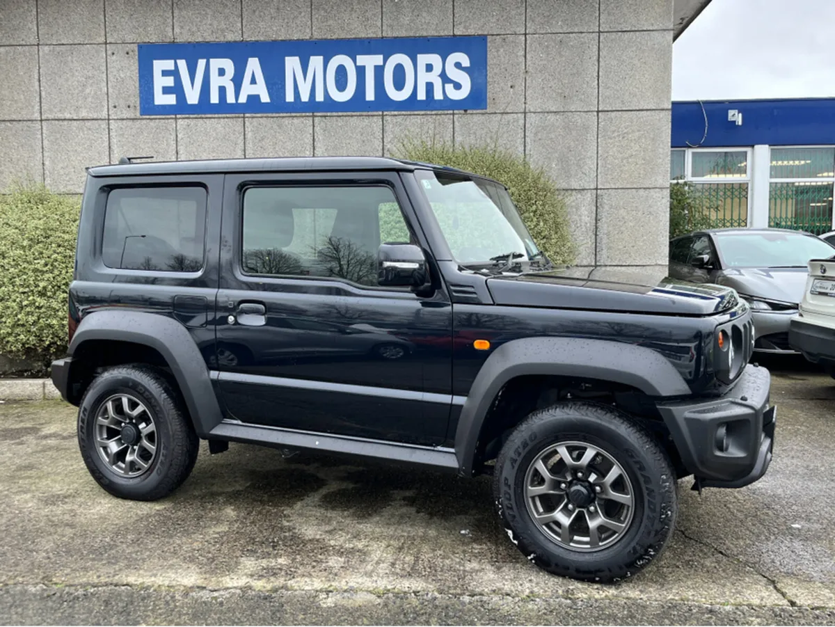 Suzuki Jimny SIERRA 4 SEAT MANUAL //LOW MILES//HIG - Image 4