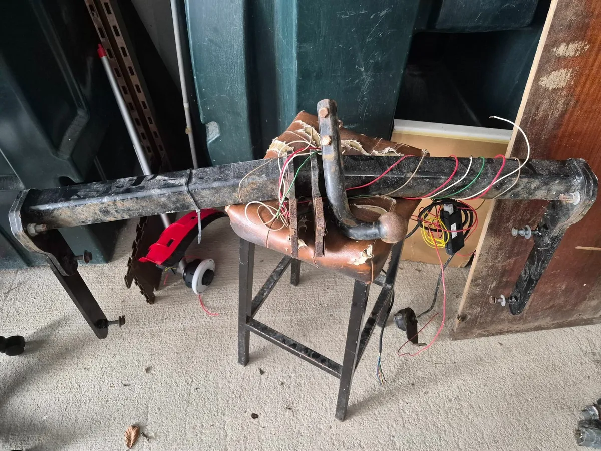 Tow hitch 2018 VW Tiguan - Image 2