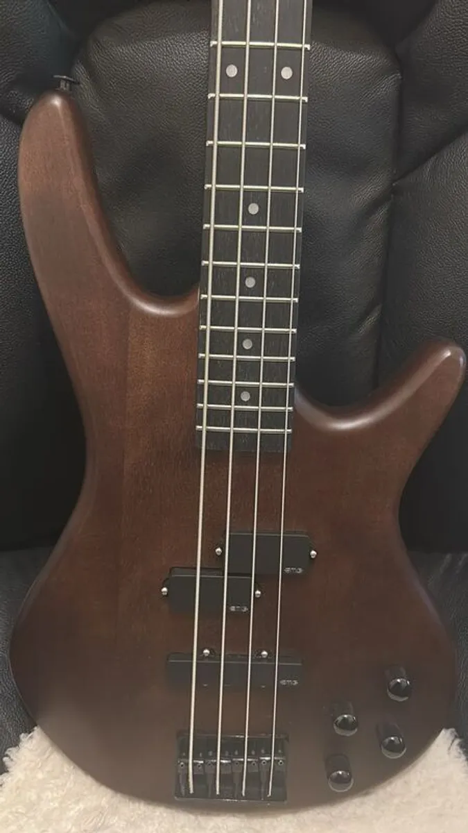 Ibanez Gio Gsr200b Bass - Image 2