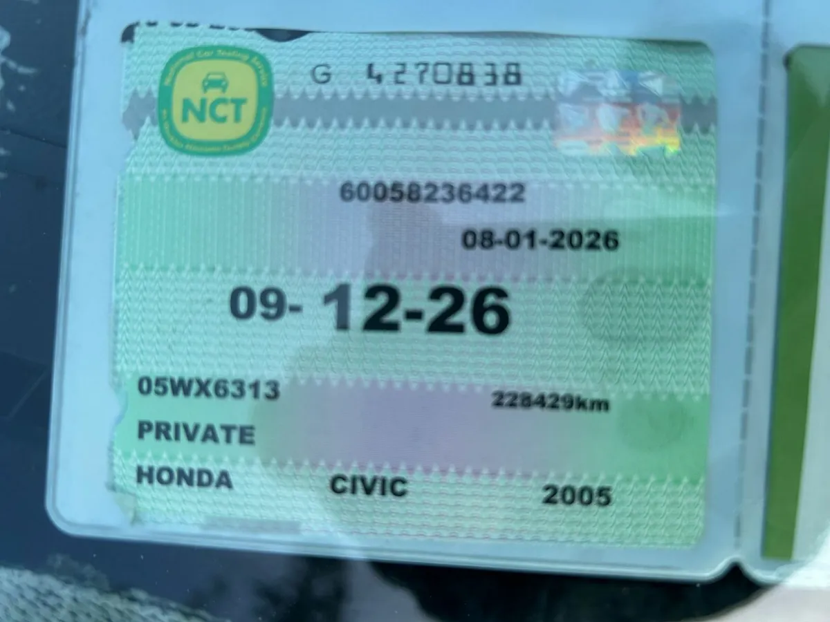 Honda Civic 2005 - Image 2