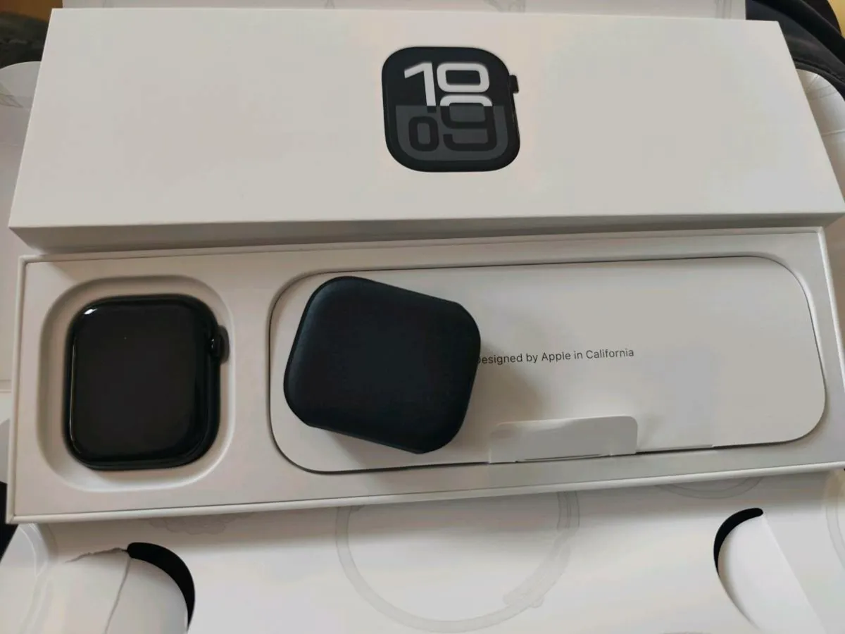 Apple Watch Series 10 46mm Black - Image 4