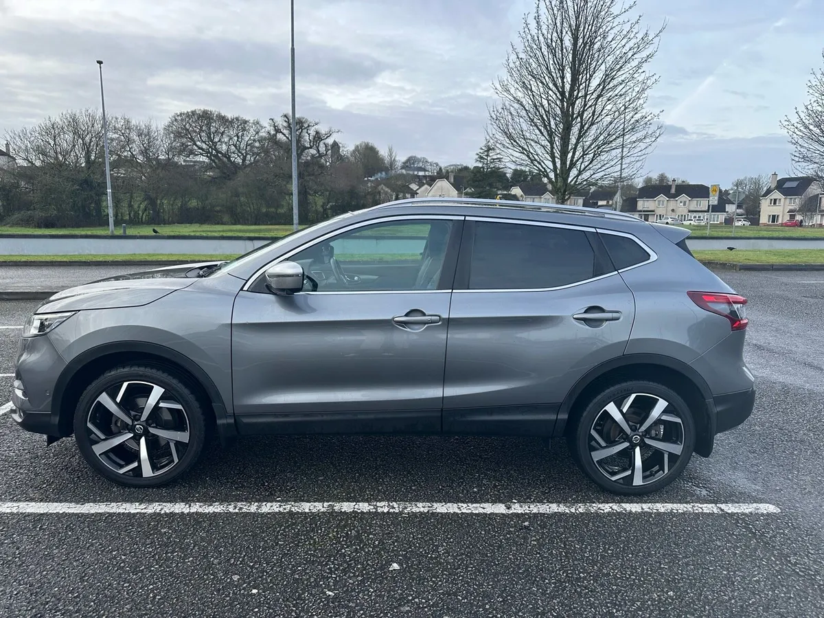 2018 Luxury Qashqai Exceptionally Well Maintained - Image 3