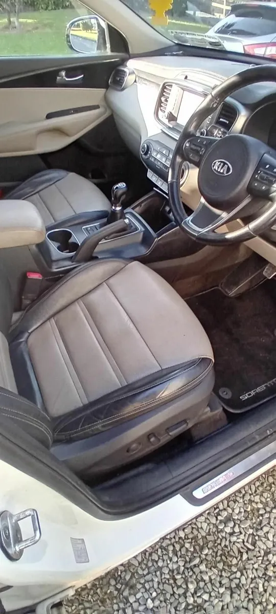 Kia Sorento 2017 - Image 4