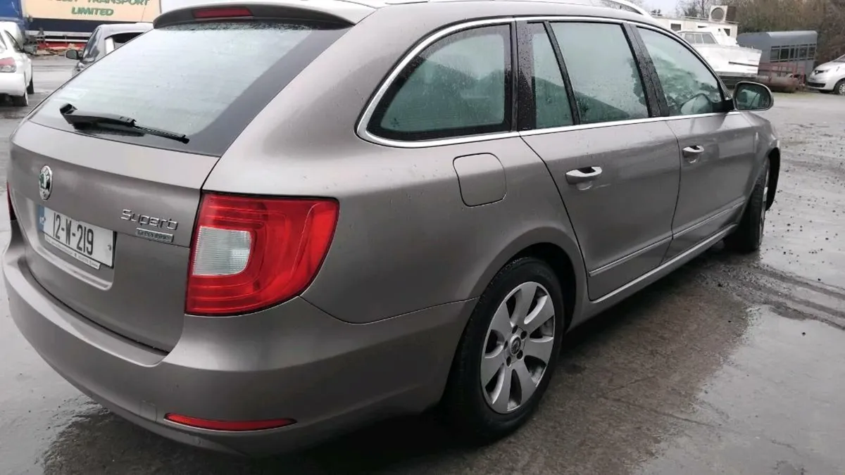 2012 SKODA SUPERB ESTATE €2500 - Image 4