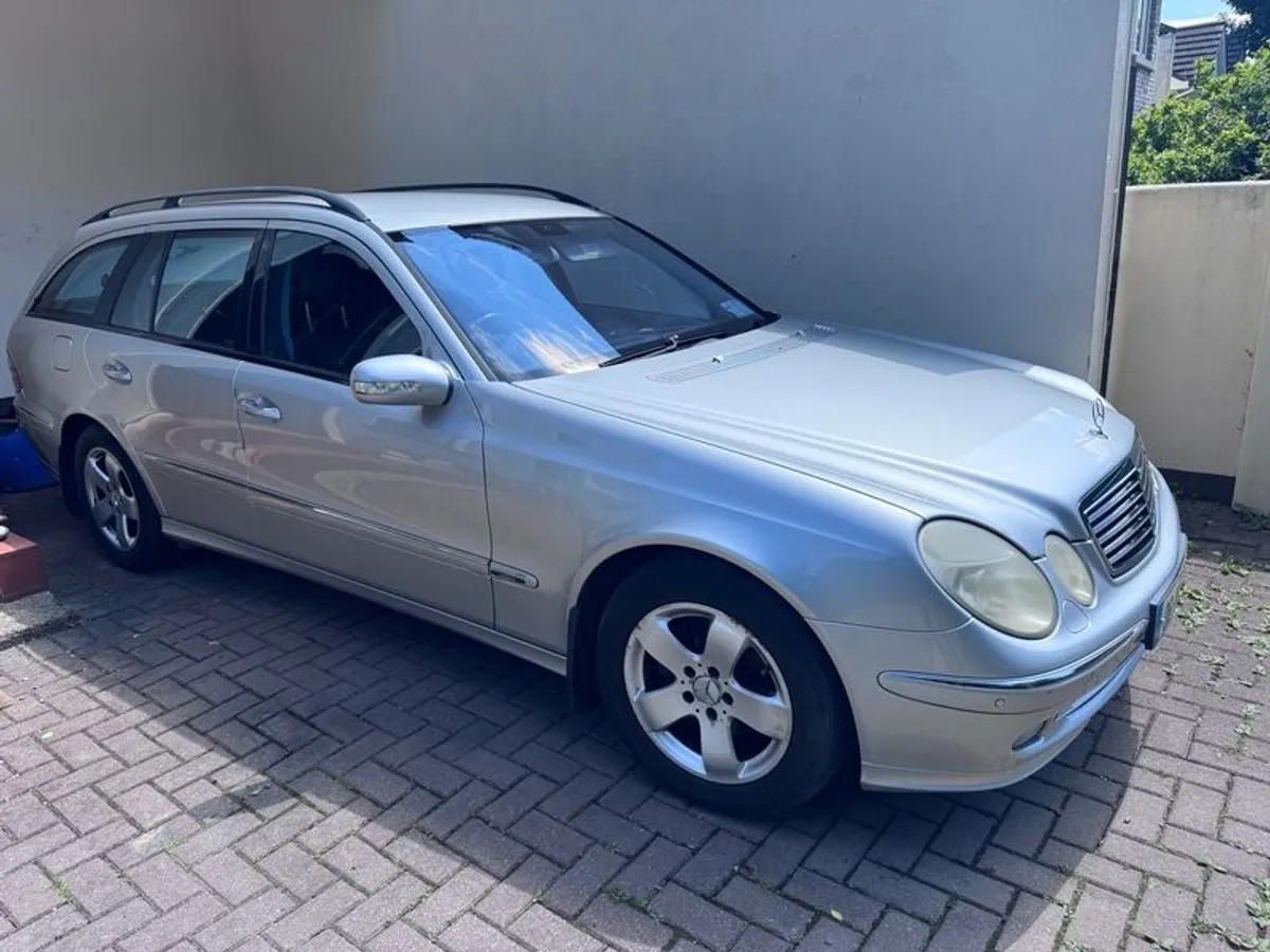 2006 Mercedes Benz E220 - Image 2