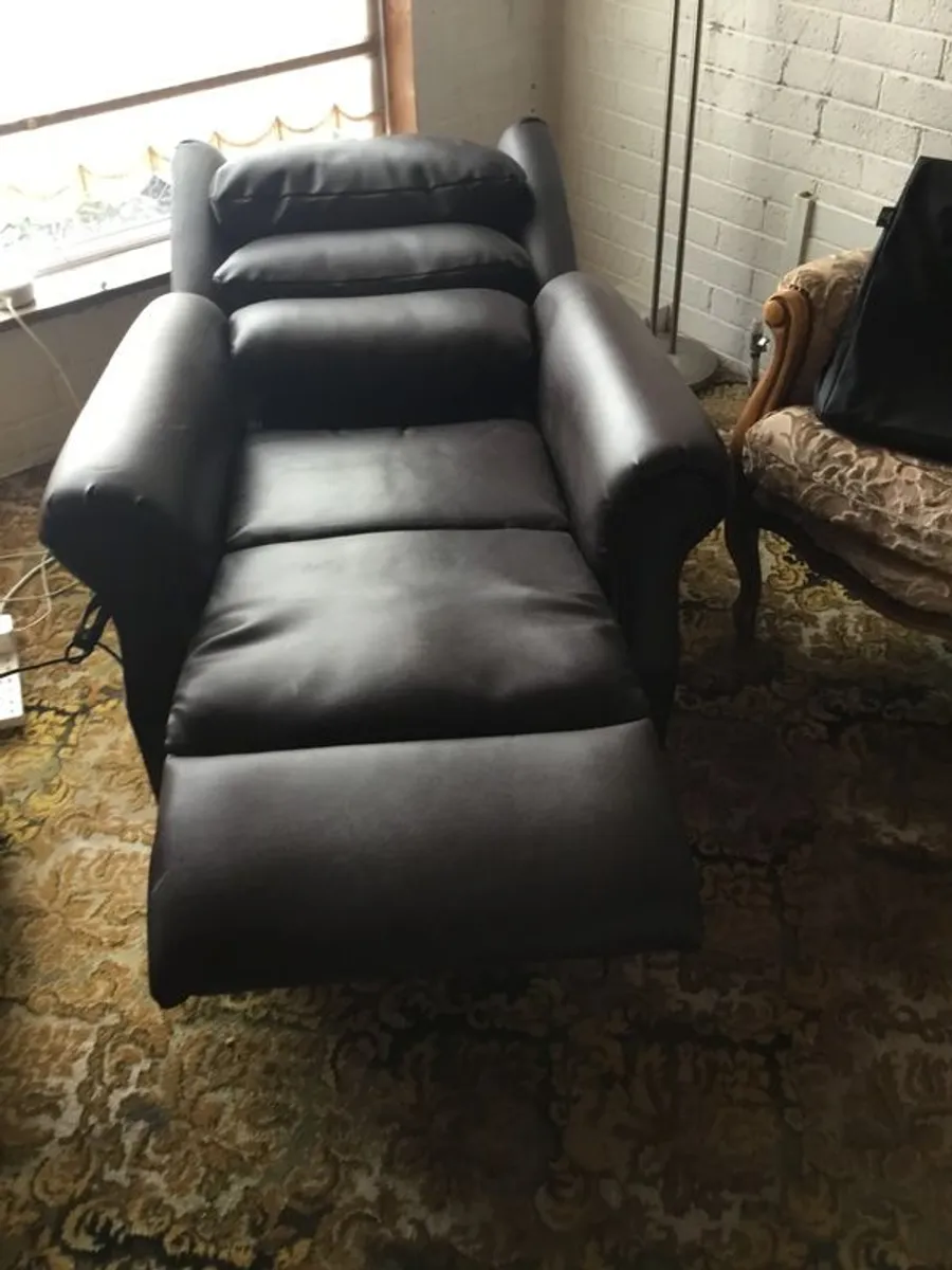 Electric Riser recliner chair - Image 2