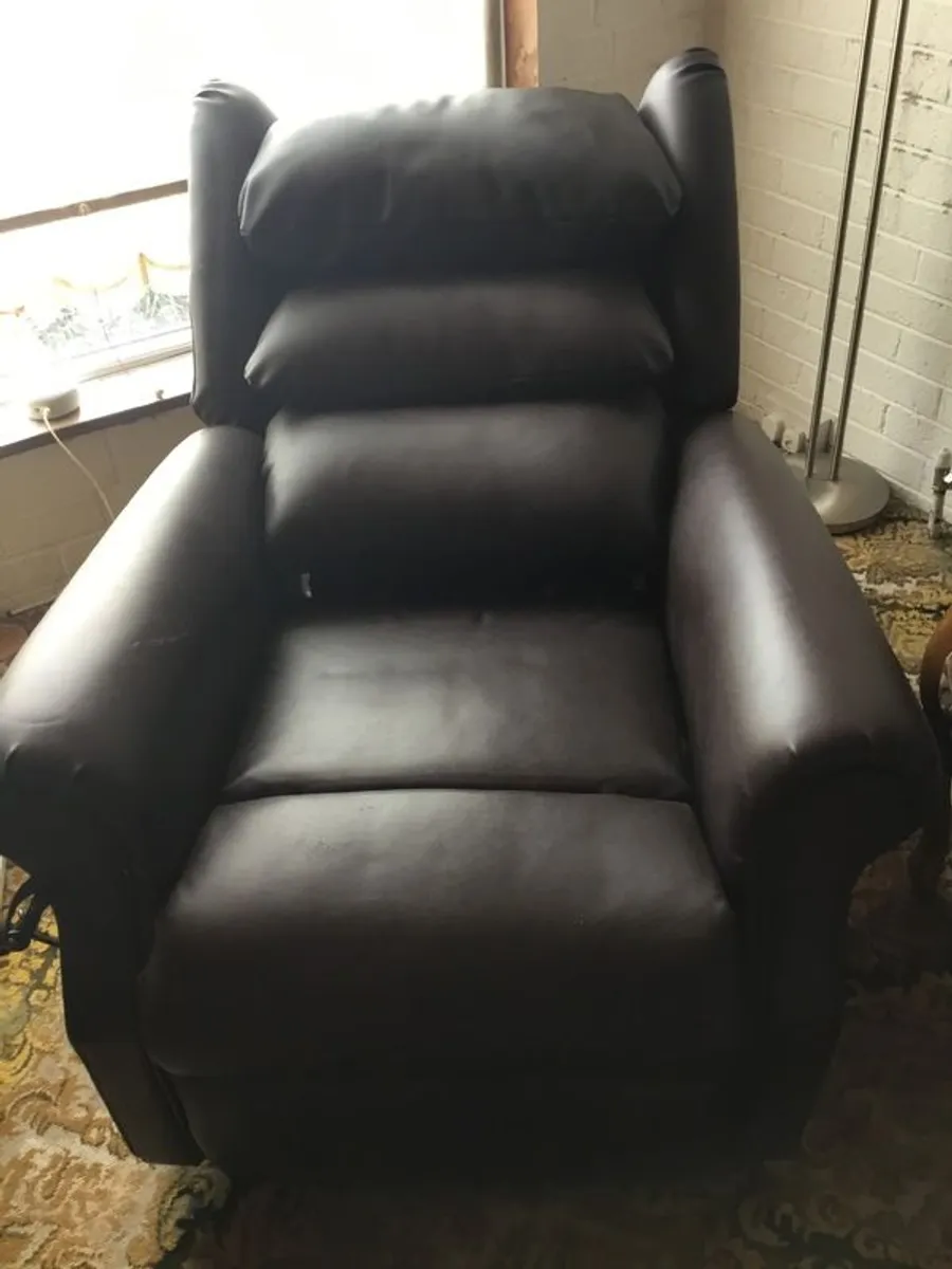 Electric Riser recliner chair - Image 4