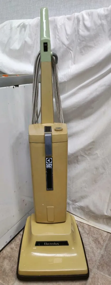 1960's/1970's vintage film arts TV theatre props - Image 1