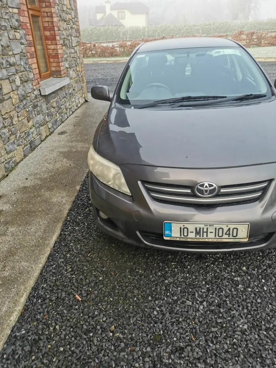 Toyota Corolla 2010 - Image 2
