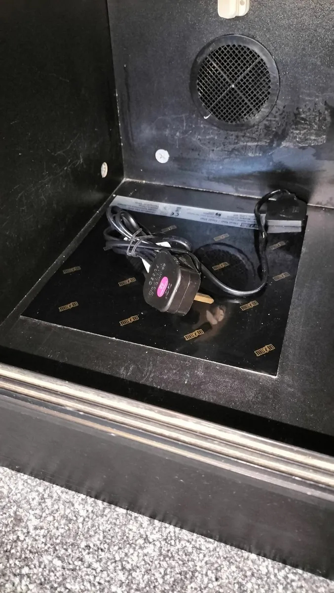 Reptile enclosure - Image 2