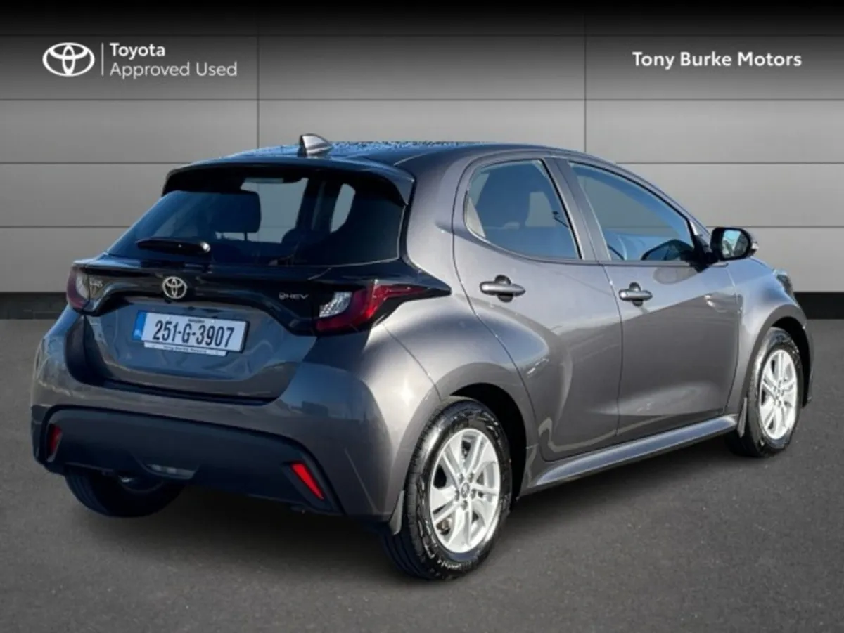 Toyota Yaris - Save EUR 5,155 - Luna - 1.5 Hybrid - Image 2