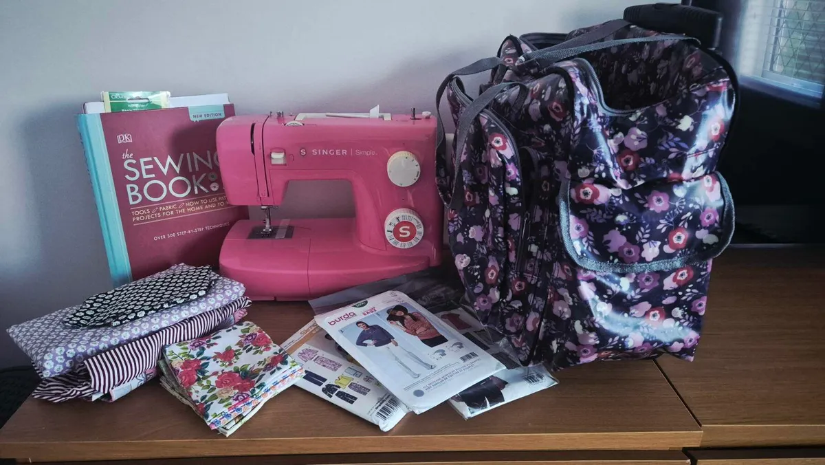 Pink Singer Sowing Machine