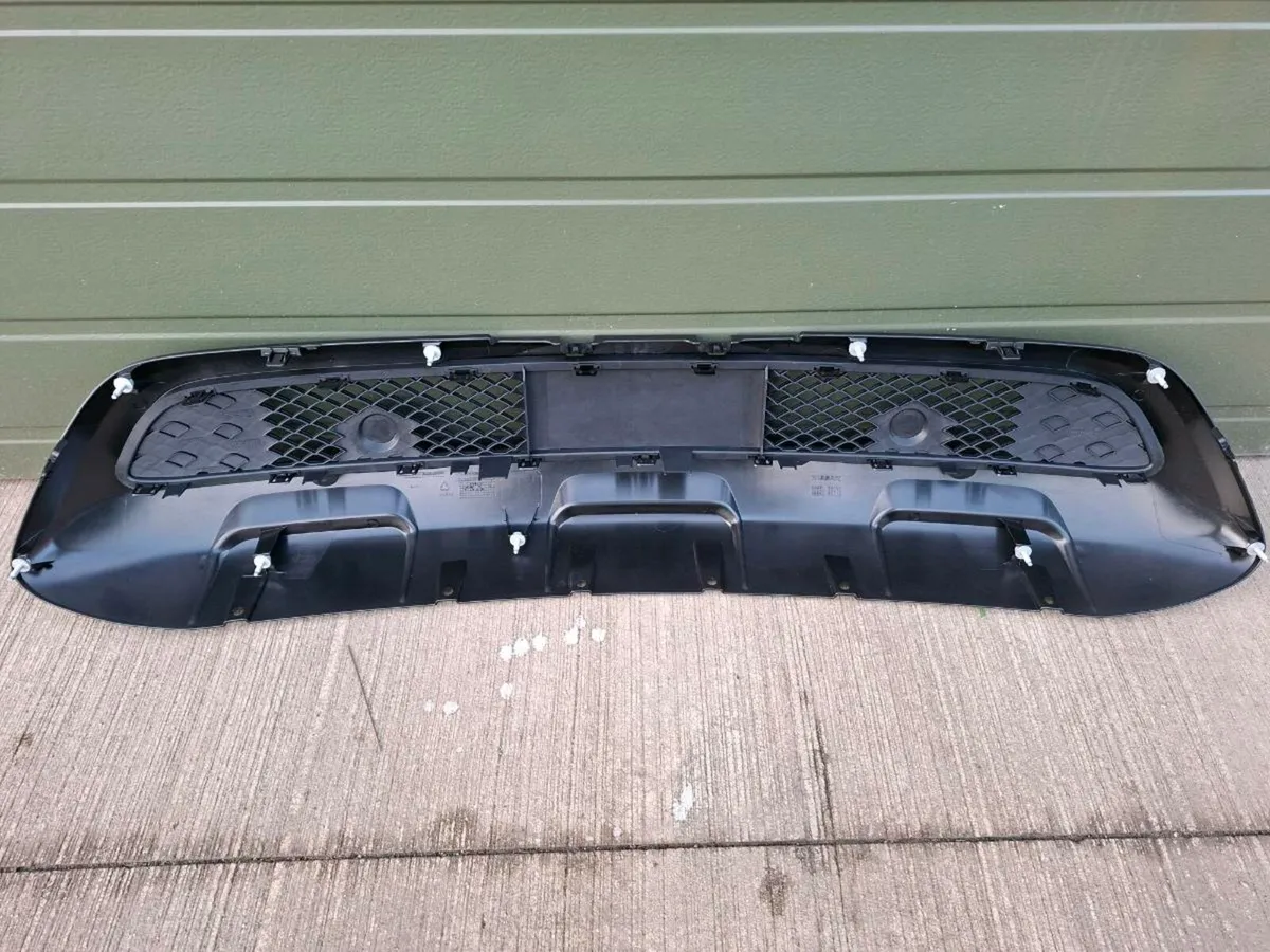 Mercedes/Nissan Front lower grill - Image 3