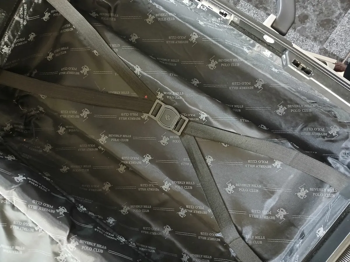 Beverly hills polo club hard shell suitcase - Image 2