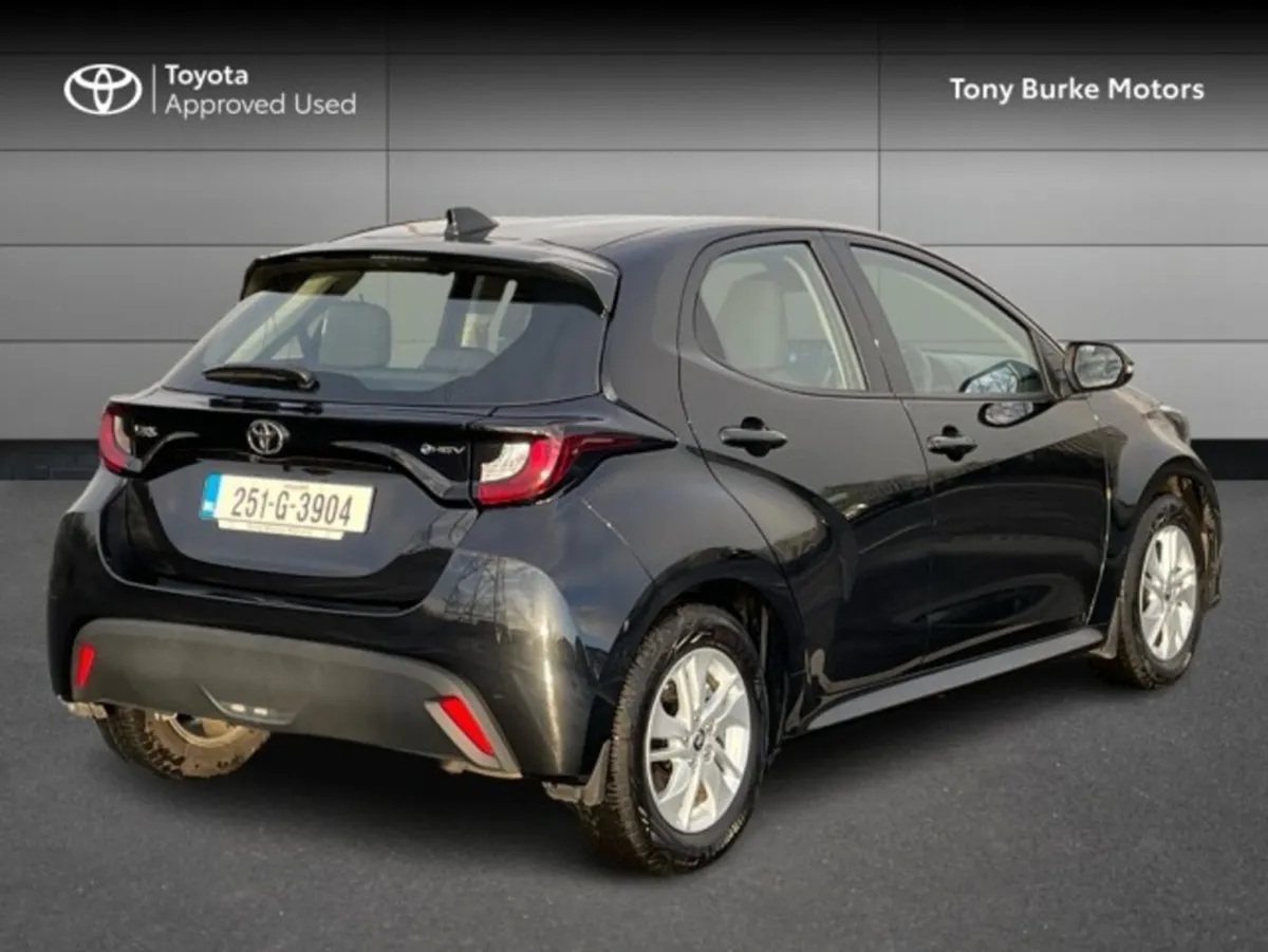 Toyota Yaris - Save EUR 4,655 - Luna - 1.5 Hybrid - Image 2