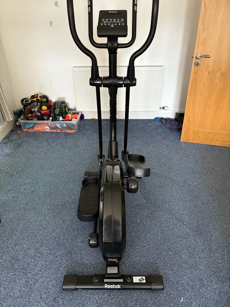 Cross Trainer - Reebok Z9 Elliptical - Image 4