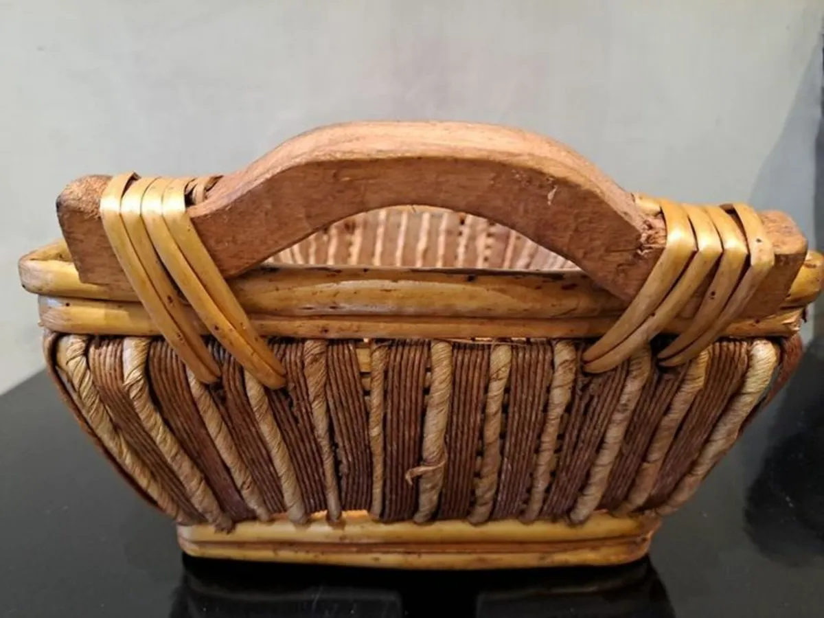 Vintage Basket - Image 2