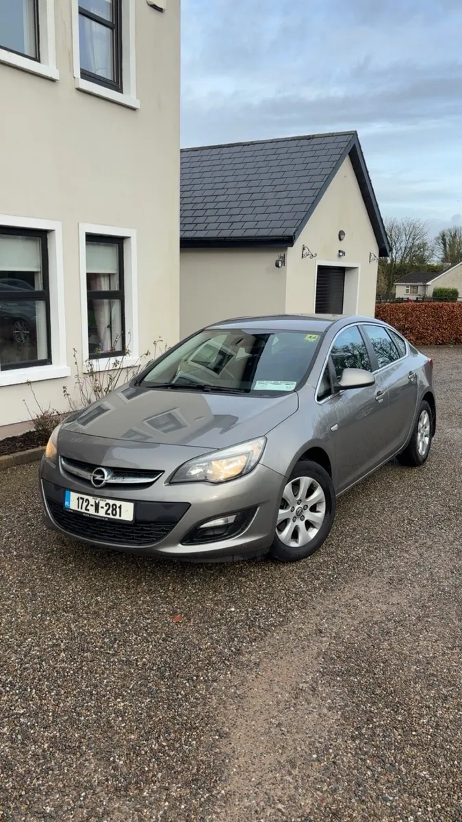 ** Opel Astra Price Drop** - Image 2
