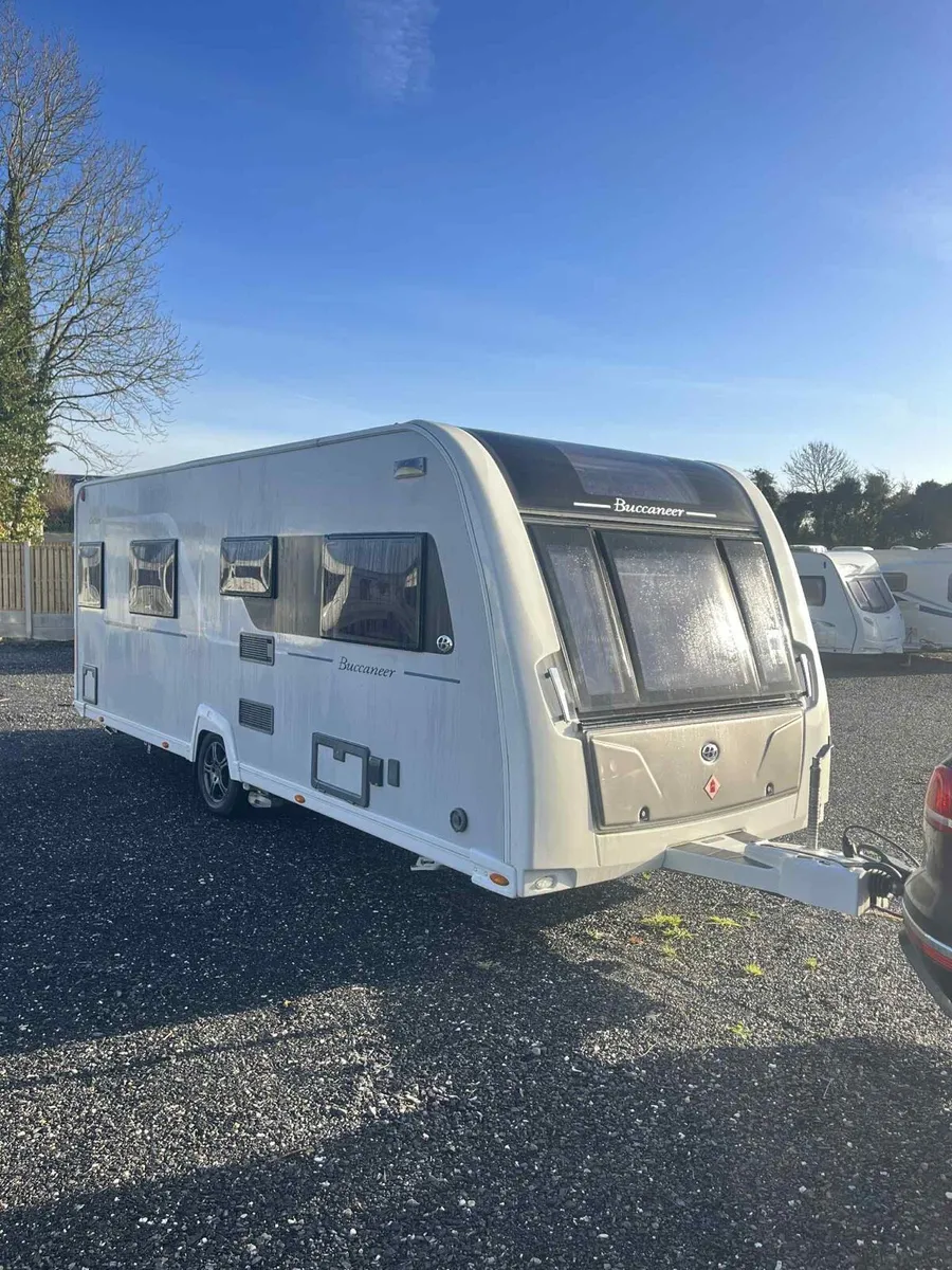 Buccaneer Cutter 4 Berth Island Bed Caravan - Image 3