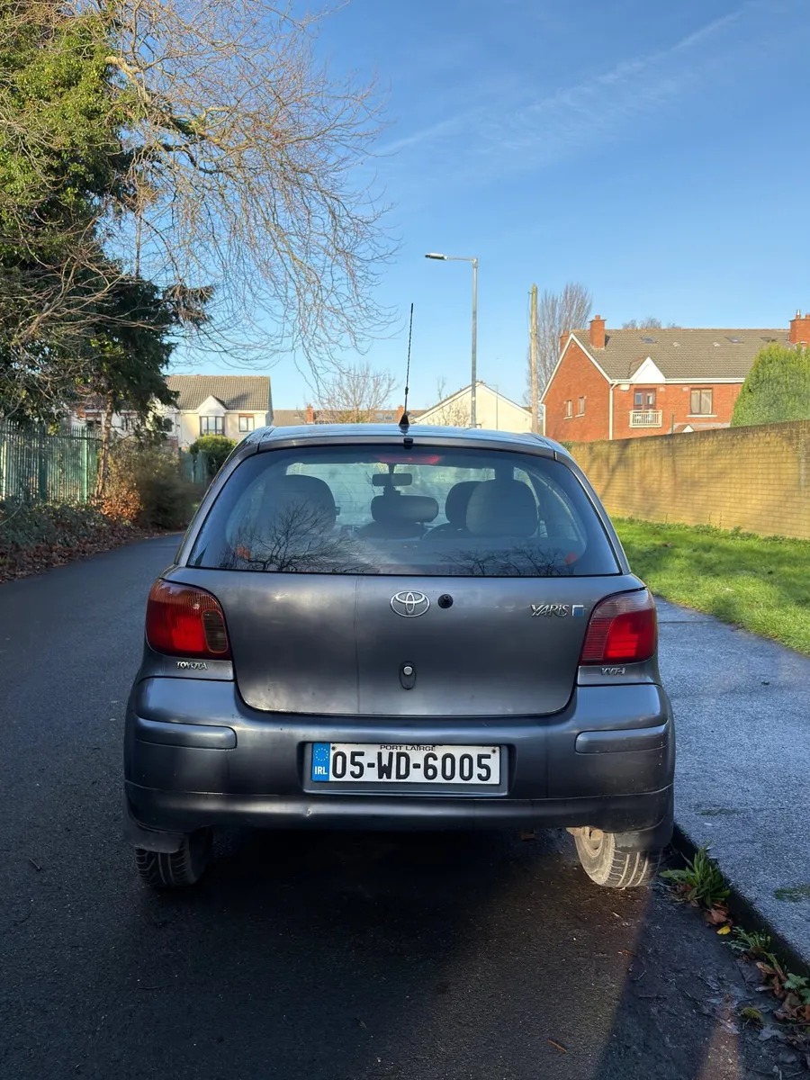 Toyota Yaris 2005 - Image 4