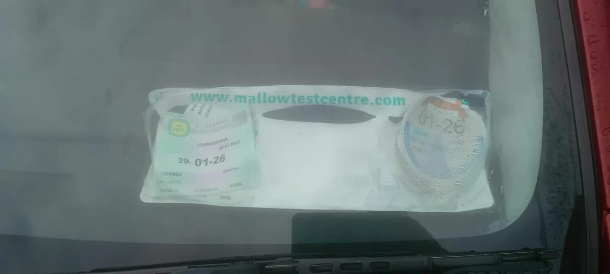 Toyota Corollas 2006/97 - Image 2