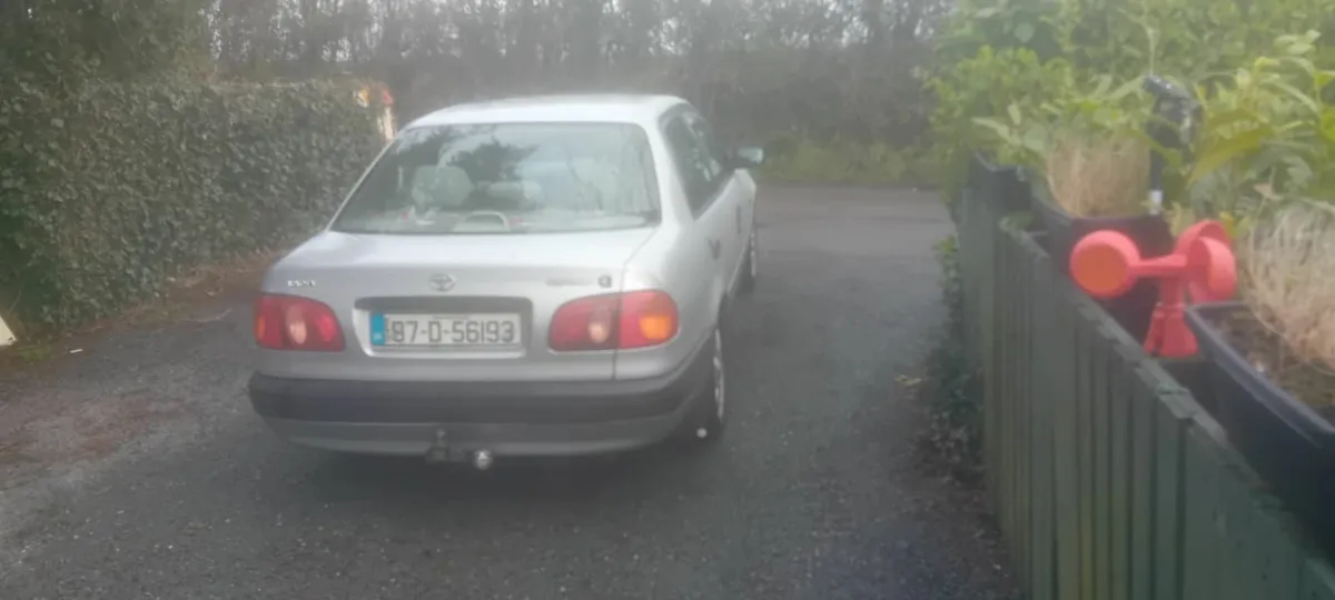 Toyota Corollas 2006/97 - Image 3