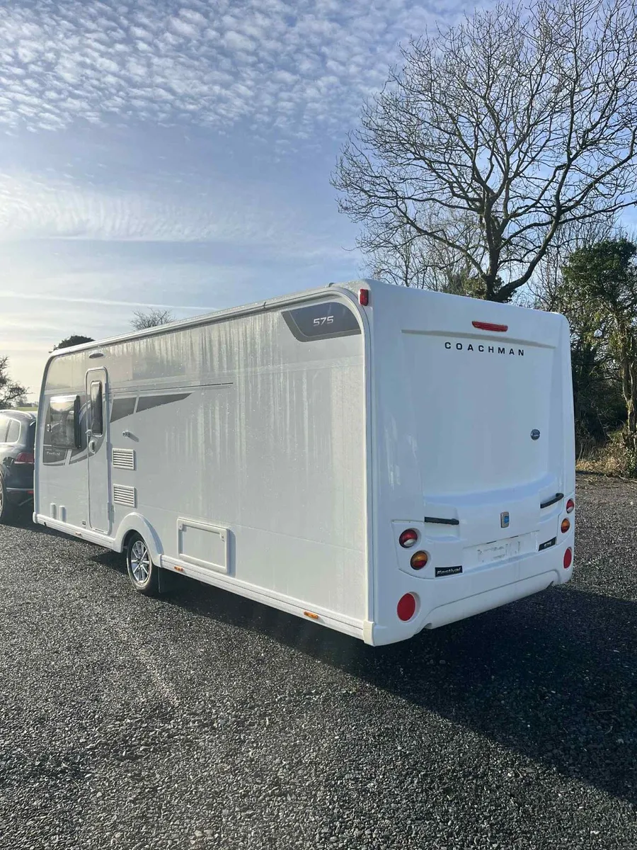 Coachman Festival 4 Berth Island Bed Caravan - Image 3