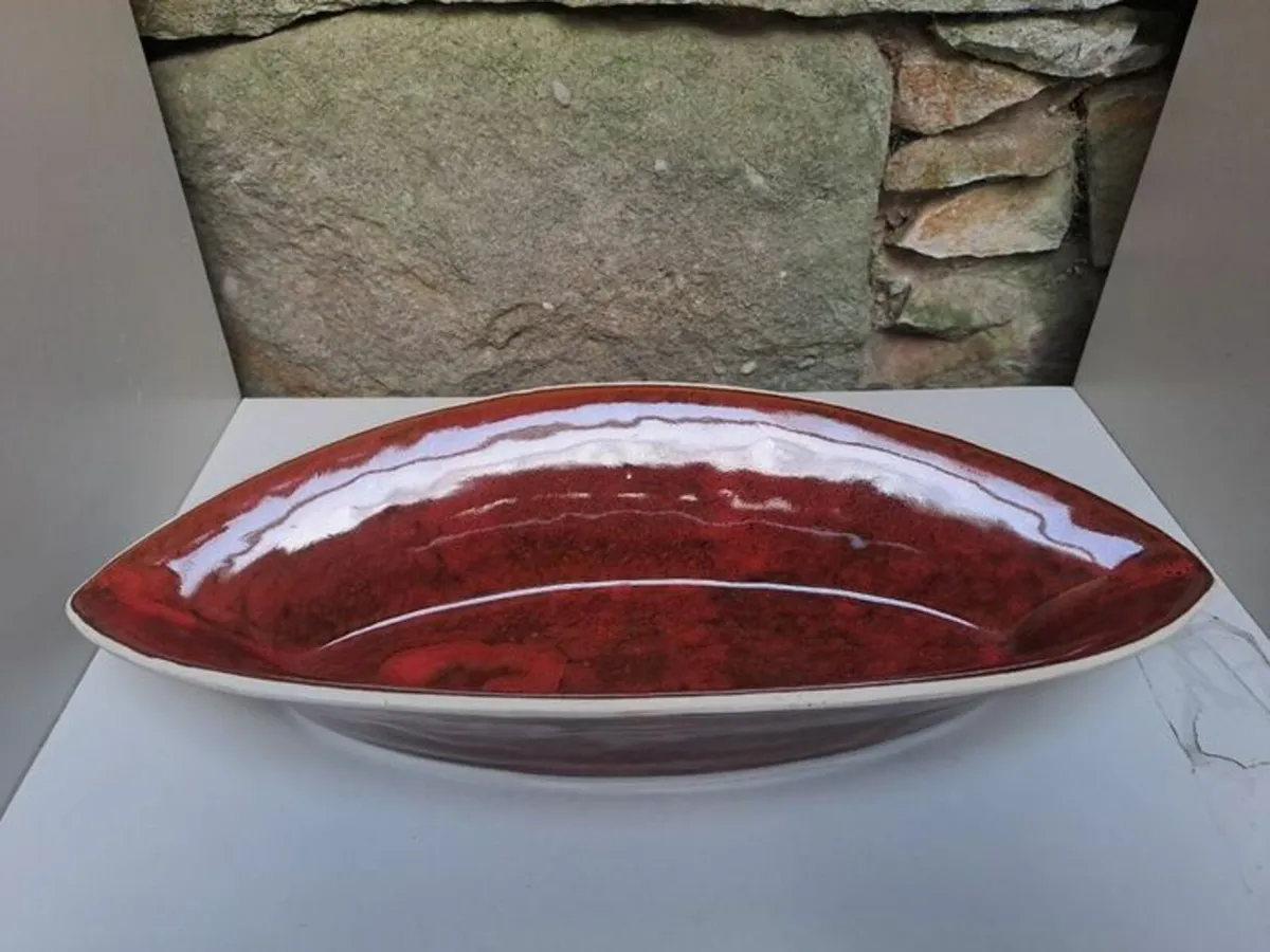 Red glazed bowl oval - Image 1