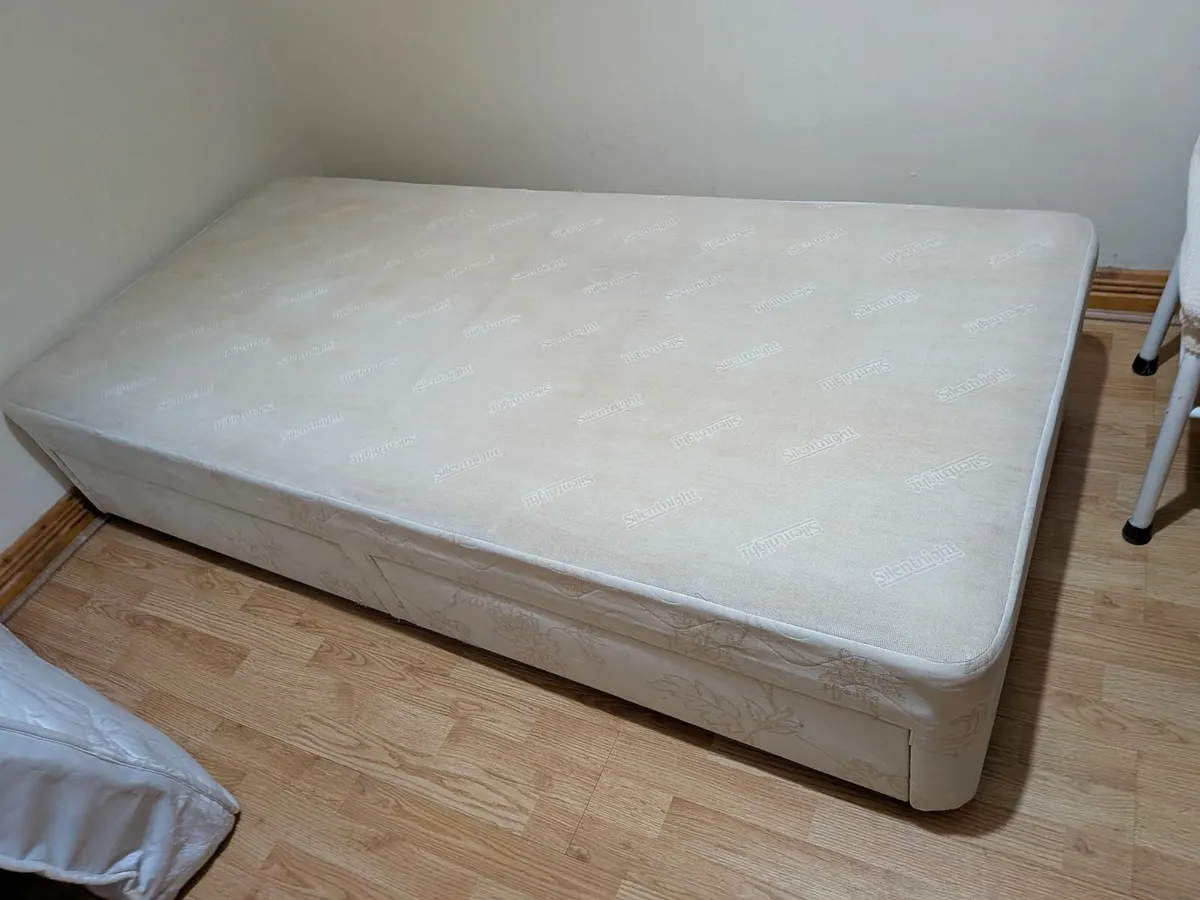 Single bed divan with mattress - Image 1