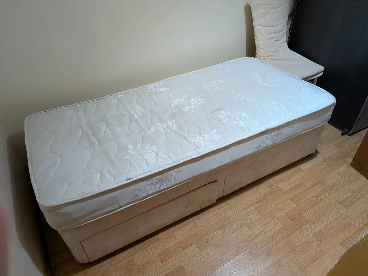 Single bed divan with mattress - Image 3