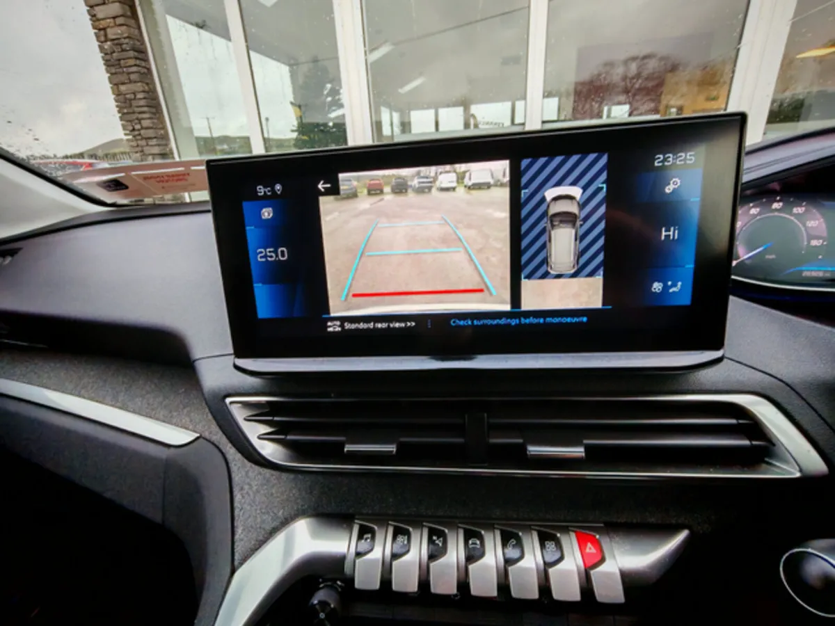 2022 Peugeot 3008 - Image 4