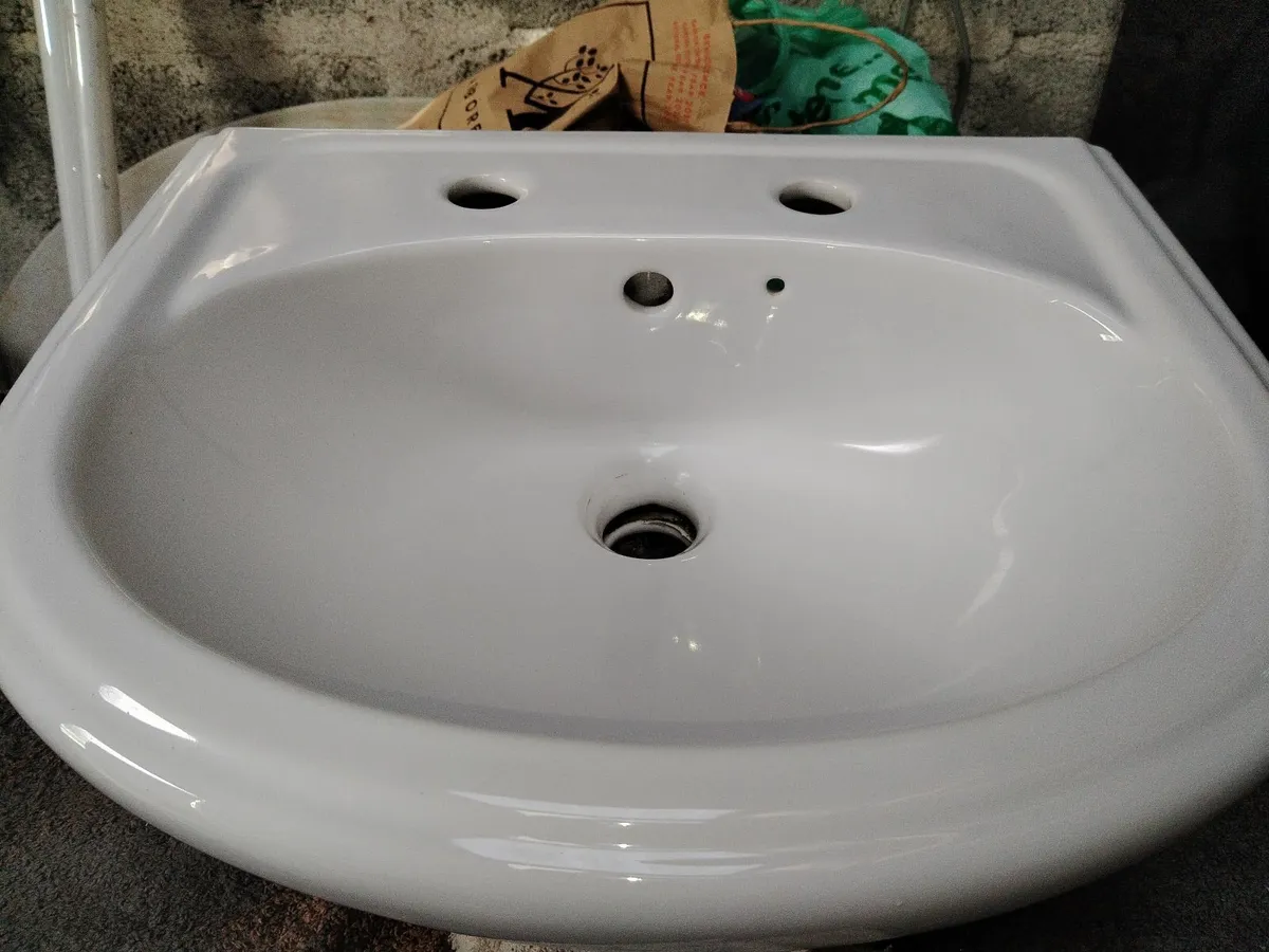 Basin and pedestal - Image 4