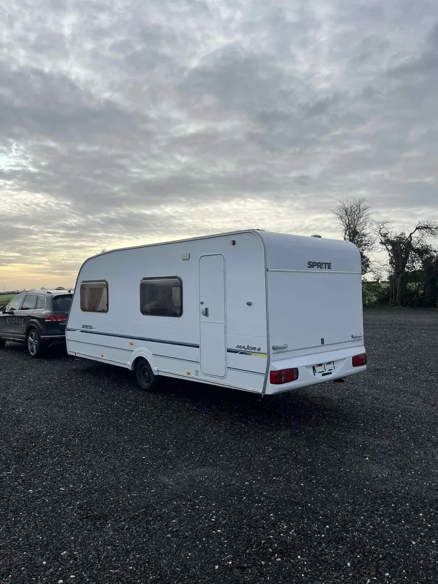 2006 Swift 6 Berth Fixed Bunkbed Caravan - Image 4