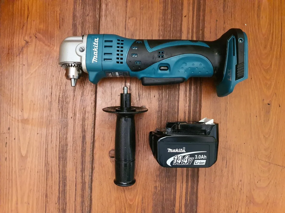 Cordless Makita Angled Drill + Battery - Image 1