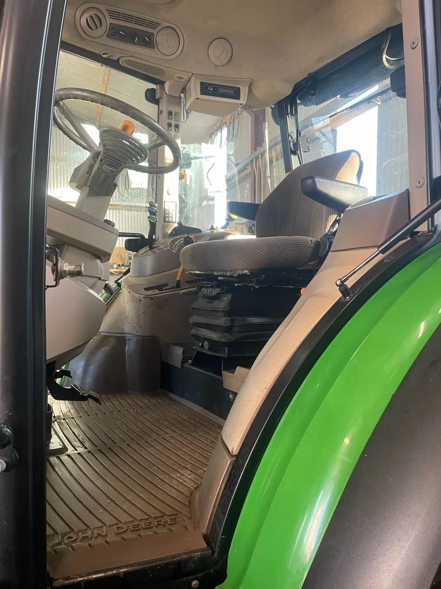 John Deere 5100R - Image 4
