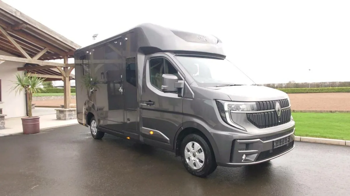 New Model Stephex & AKX 2 Stalls - Image 1