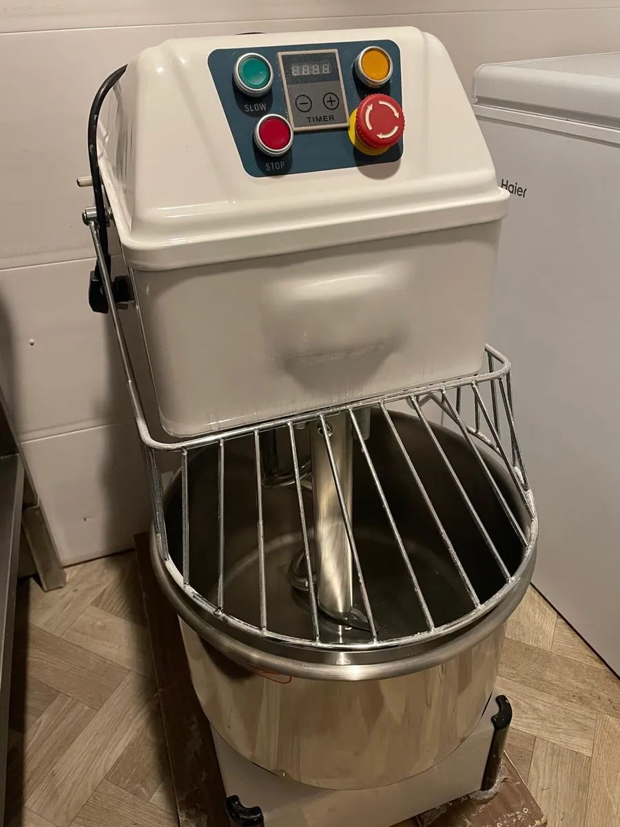 Dough mixer - Image 1