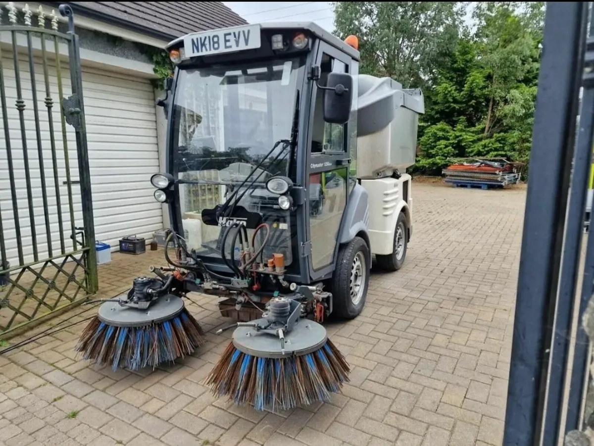 Hako Citymaster 1250 Road sweeper roadsweeper - Image 1
