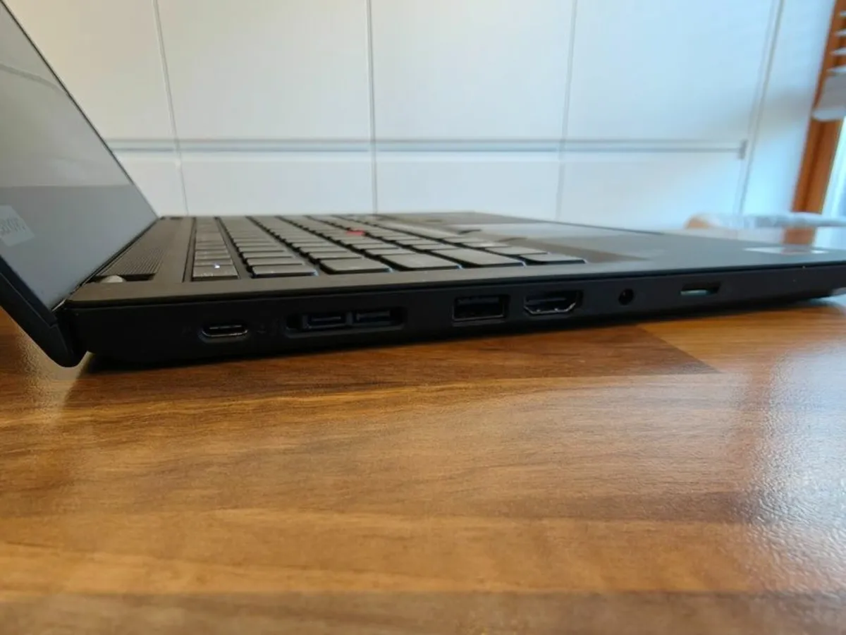 Lenovo Thinkpad P14s Gen 1 | i7 | 32GB | 14" Touch - Image 4