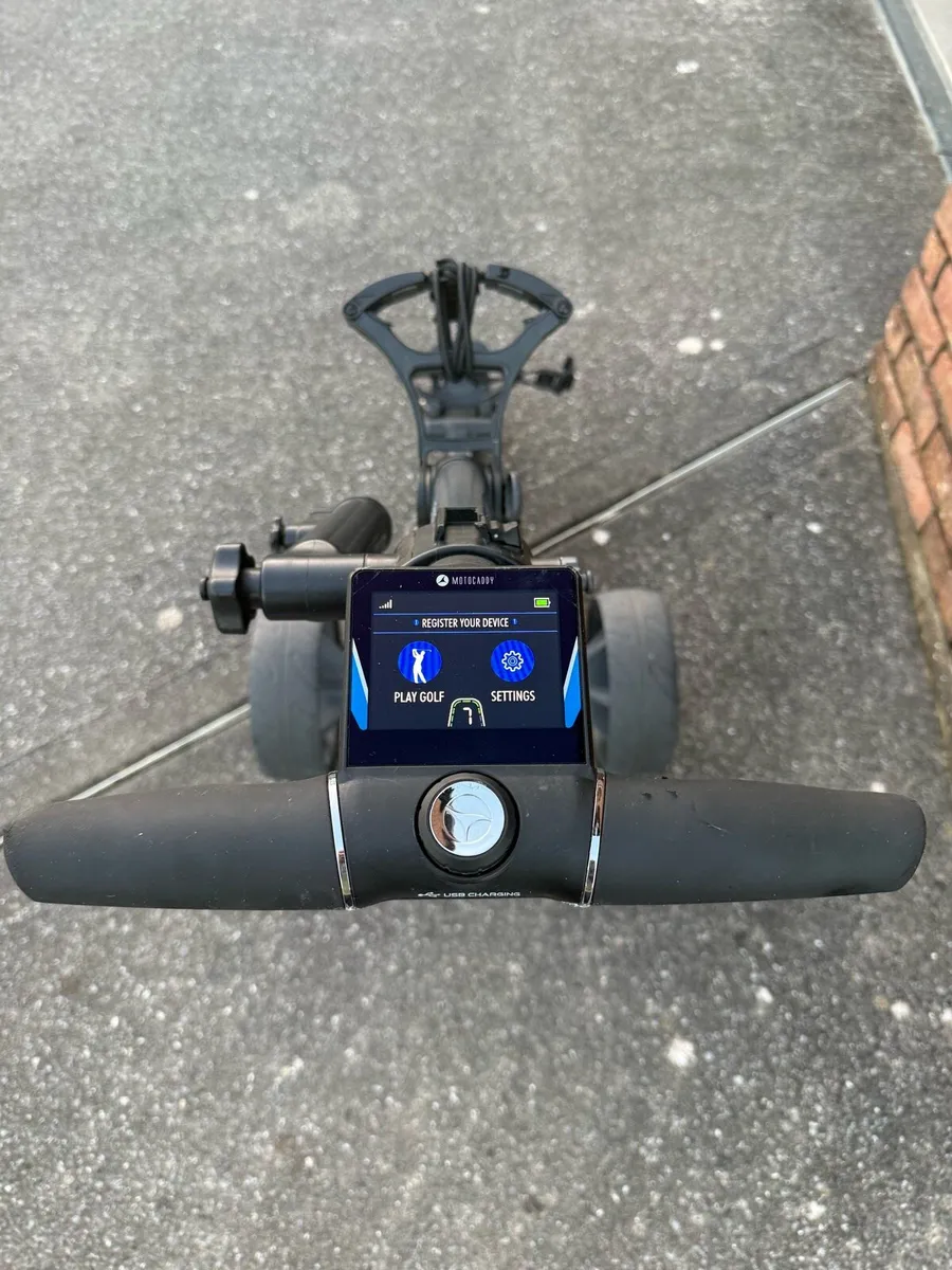 Motocaddy M5 GPS - Image 1