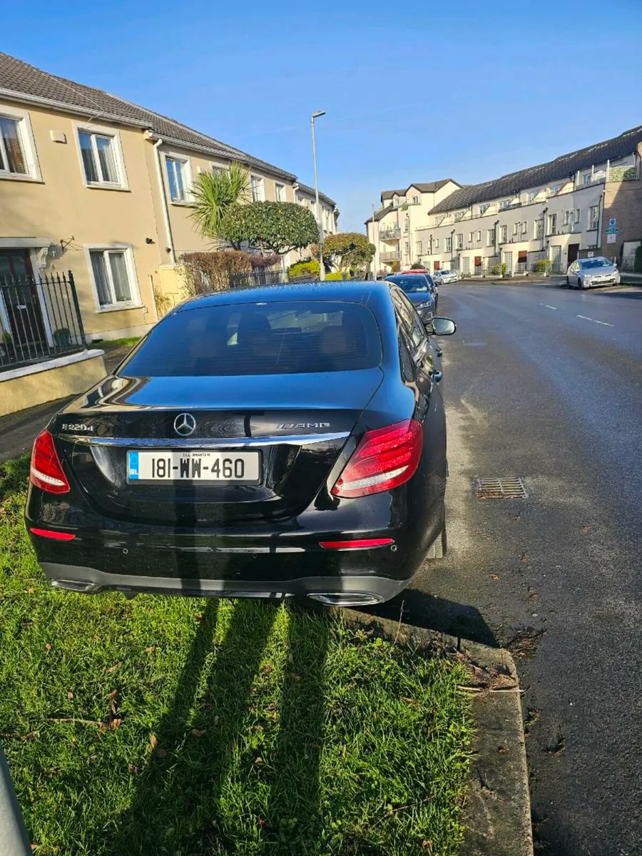 Mercedes e220 AMG NIGHT EDITION - Image 3