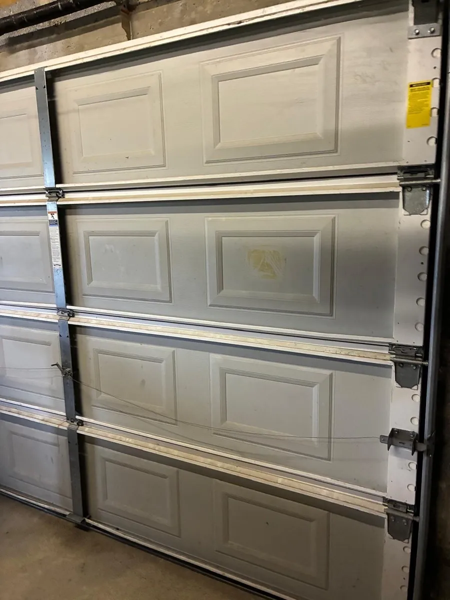 Garage door - Image 2