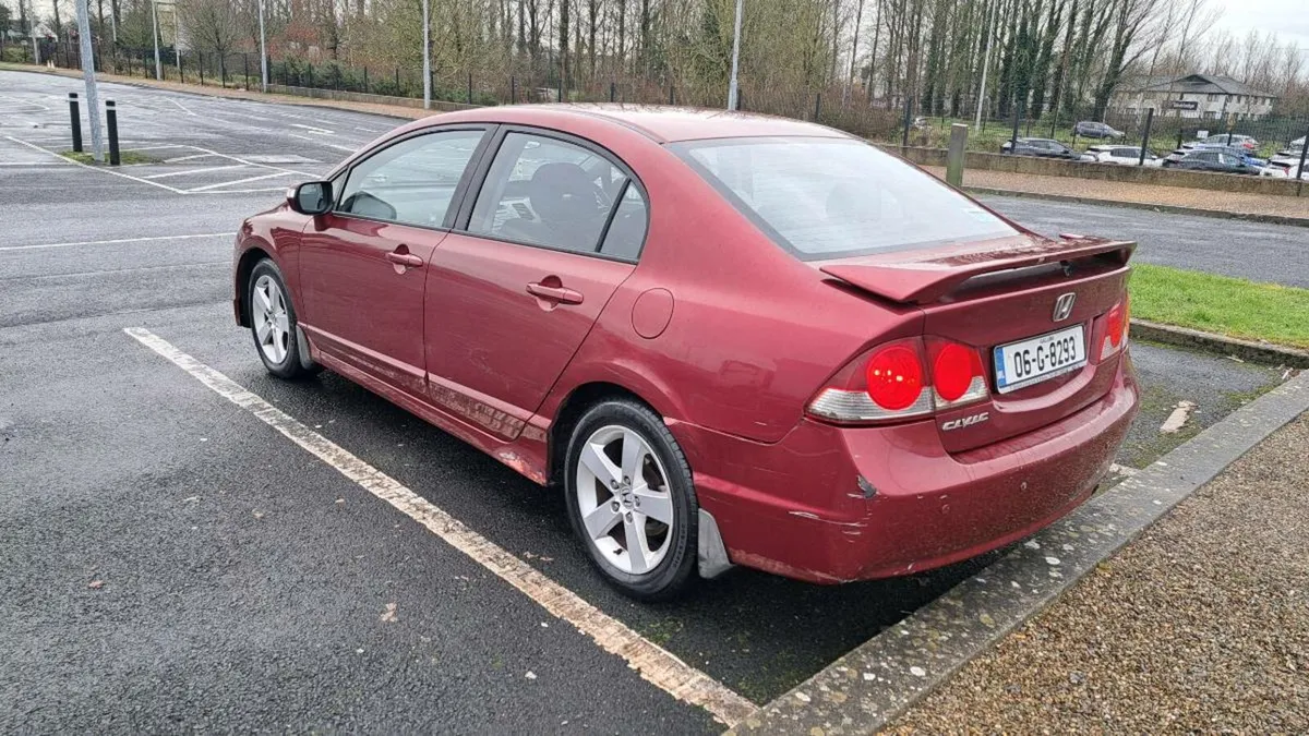 2006 honda civic automatic taxed 8/26 nct 10/26 - Image 4