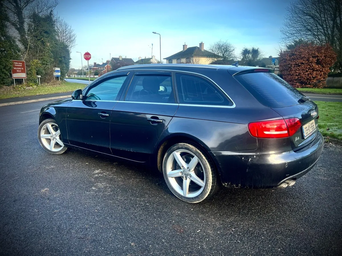 Audi A4 estate - Image 2