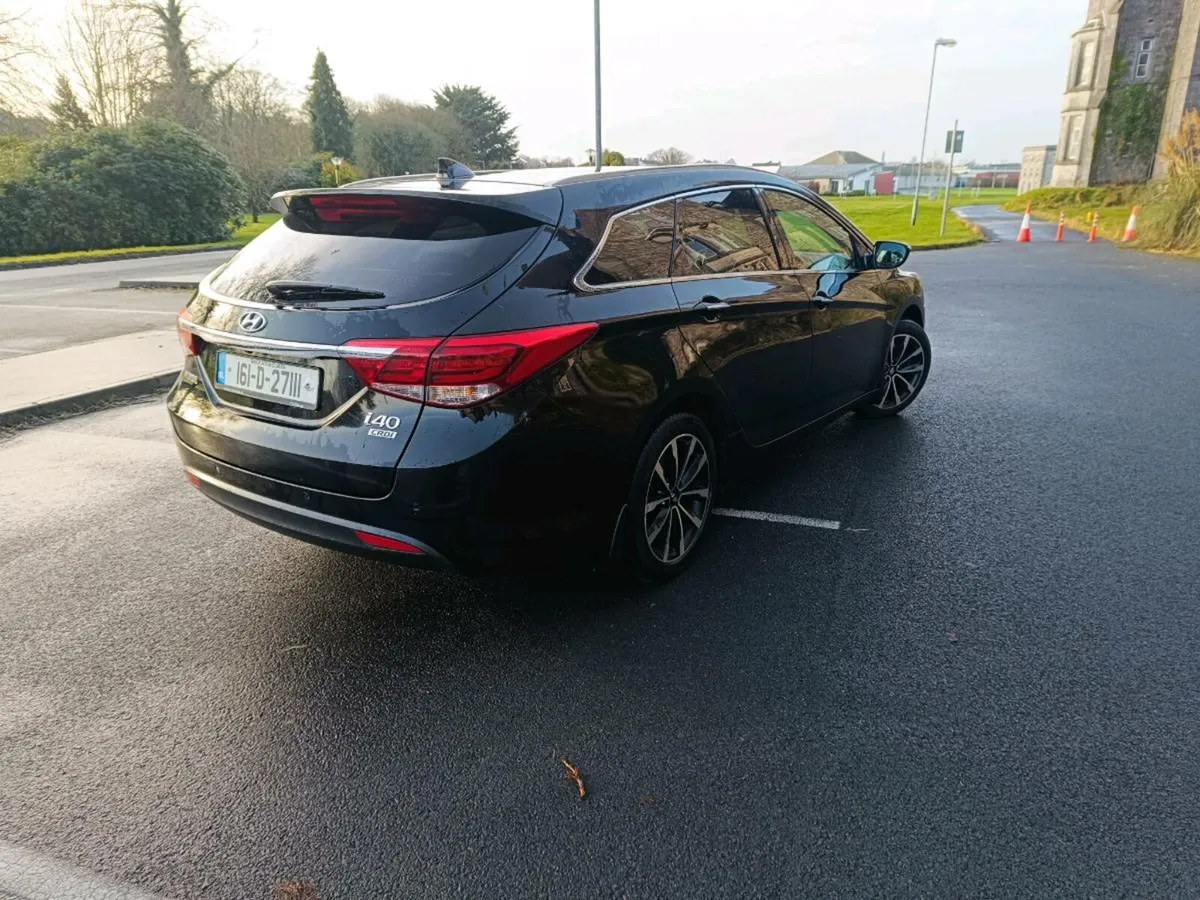 161 Hyundai i40 estate - Image 4