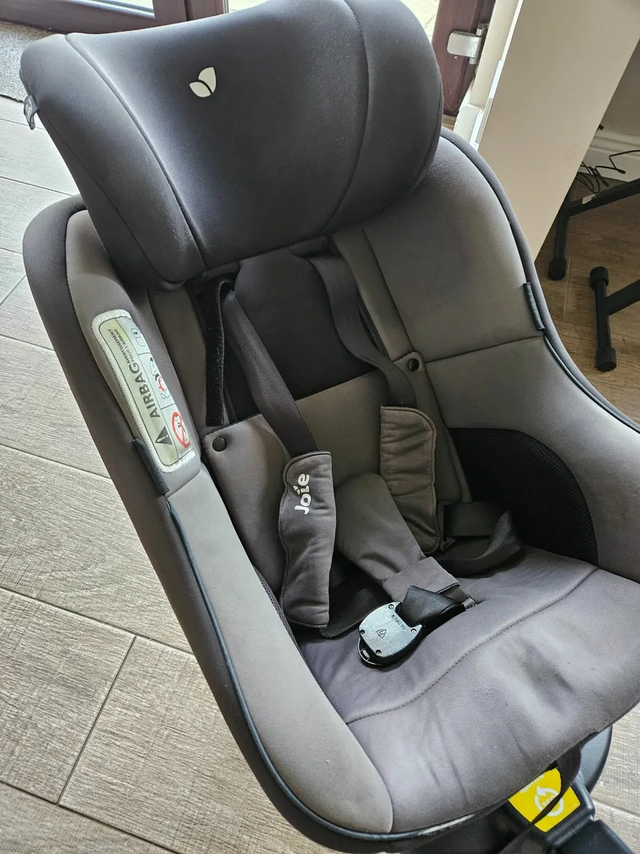 Car Seat - Joie 360° rotation - Image 1