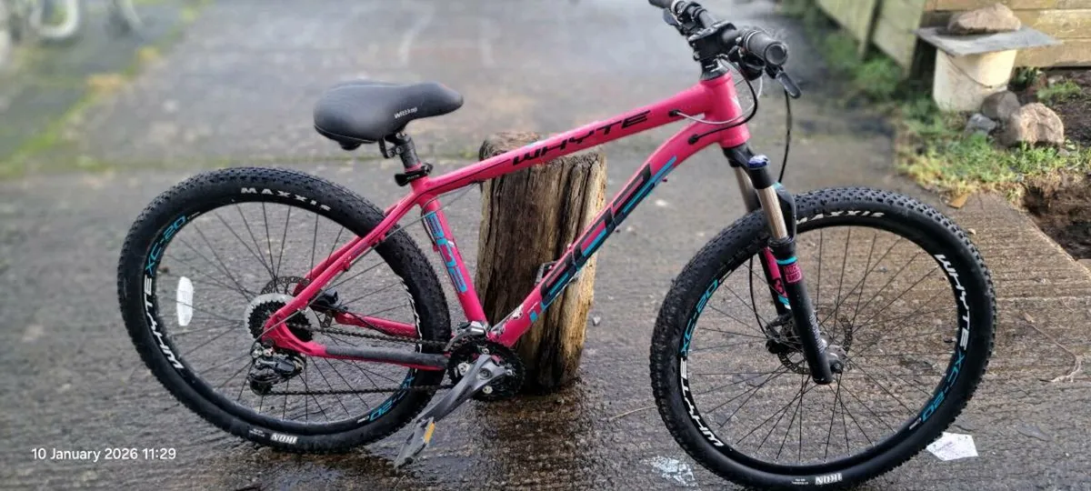 Women's mountain bike - Image 1